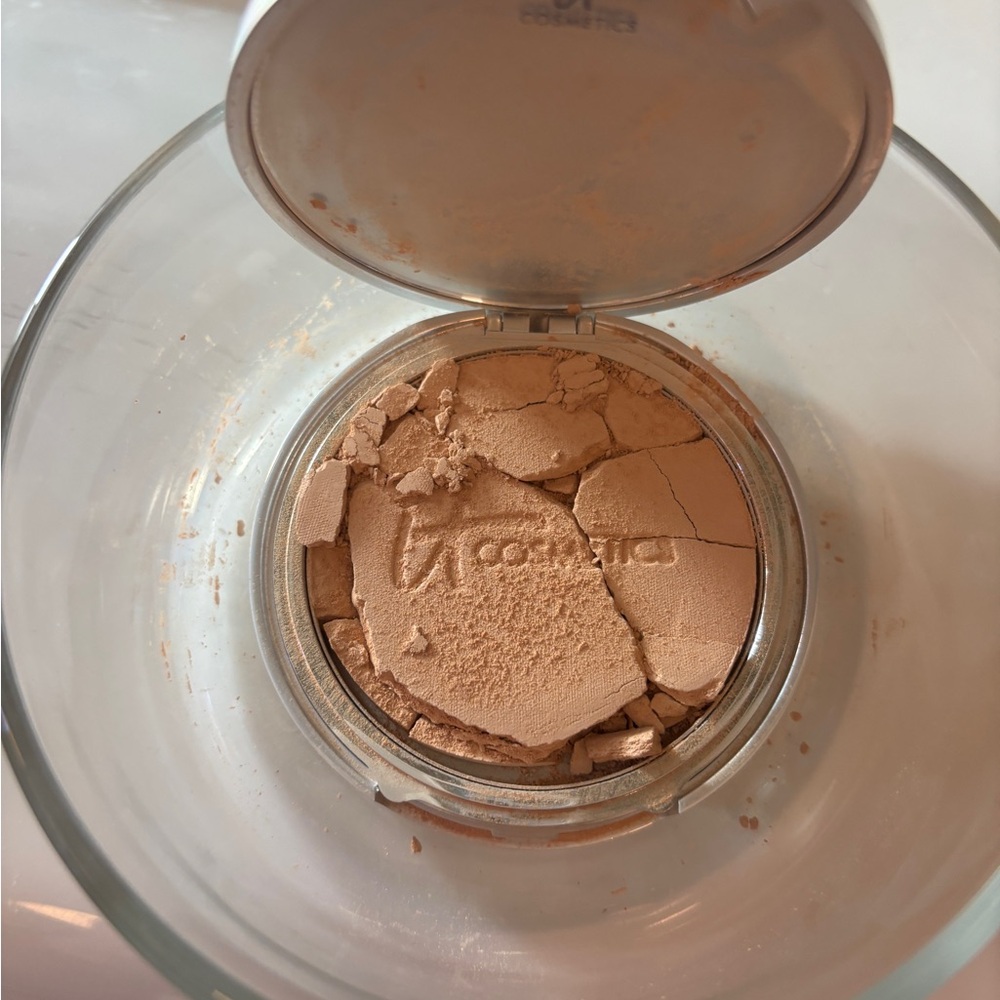 Peachy Tan Setting Powder with Satin Finish
